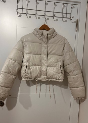 Bershka Beyaz Kadın Deri Şişme Mont Yüksek Yaka