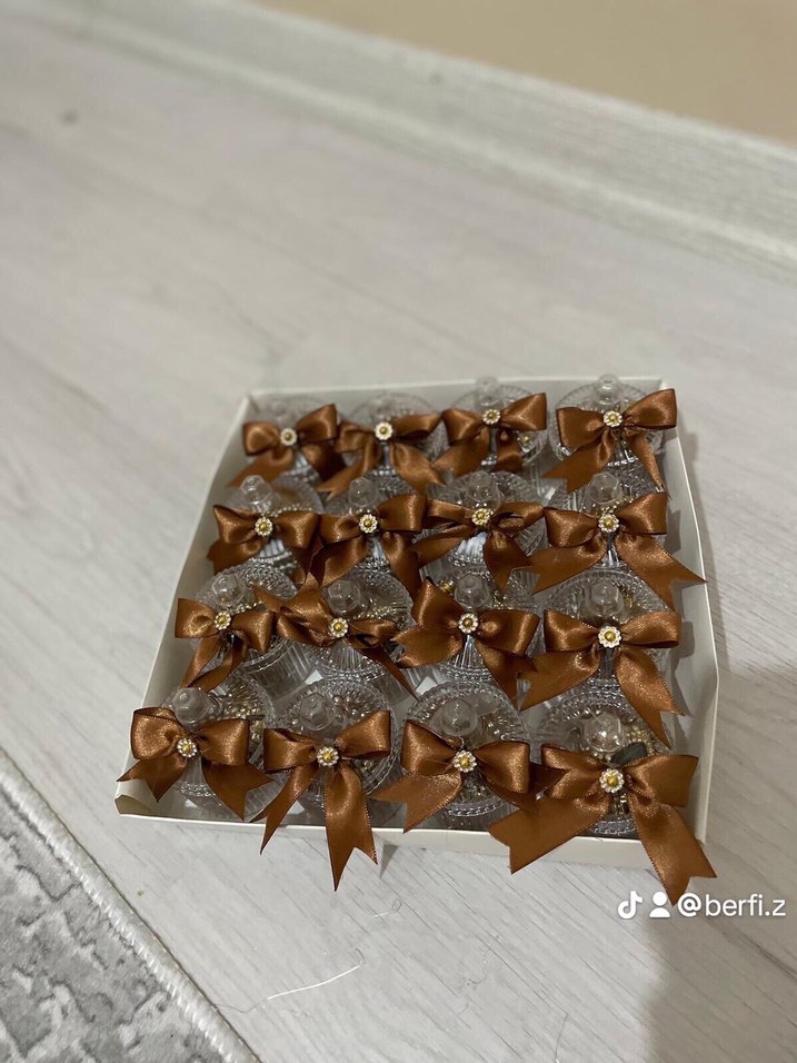 Kahverengi Kurdeleli Küçük Cam Hediyelikler - Görsel 2