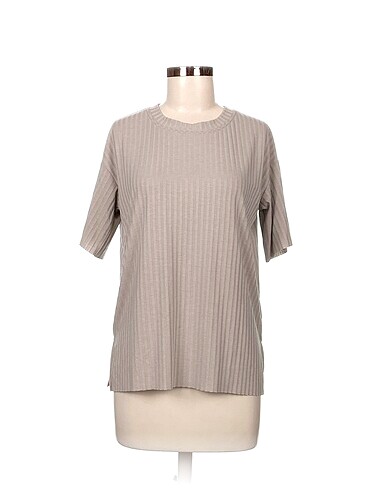 H&M T-shirt %70 İndirimli.