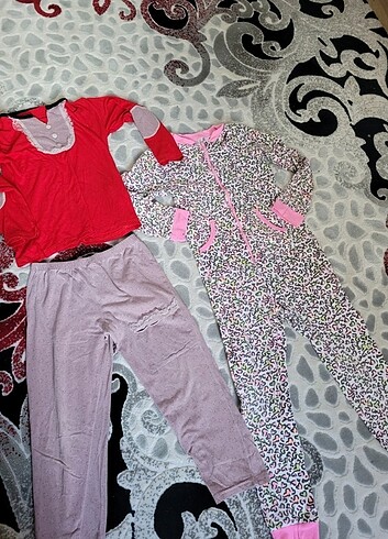 7 Yaş Beden İki adet tulum pijama