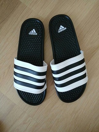 Beyaz çizgili adidas Terlik