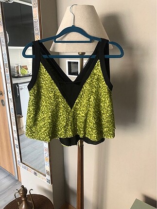 Rue marka yeşil pullu crop top