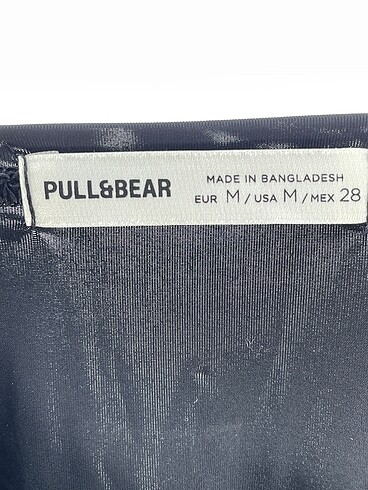 m Beden siyah Renk Pull and Bear T-shirt %70 İndirimli.