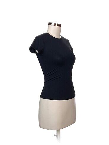 Pull and Bear Pull and Bear T-shirt %70 İndirimli.