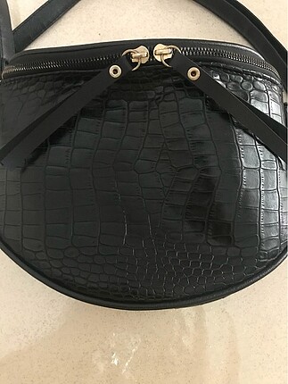 Kroke desenli Siyah ve chanel model askılı kol çantası