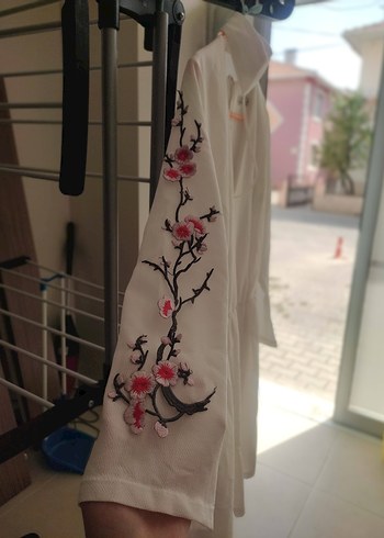 Nakışlı Beyaz Şort Tulum