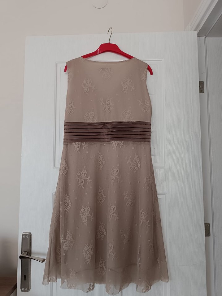 Dantel Detaylı Elbise - Görsel 3