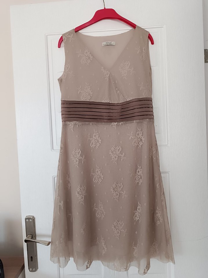 Dantel Detaylı Elbise - Görsel 2