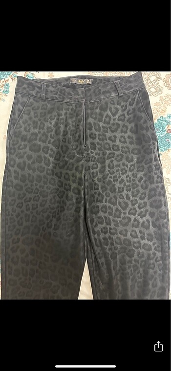 Bebe Plus marka parlak siyah leopar pantolon