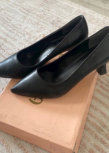 Siyah Klasik Topuklu Kadın Ayakkabı - Görsel 3