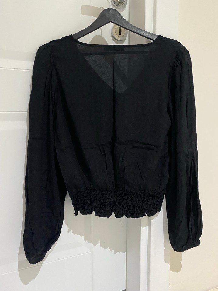 Siyah V Yakalı Uzun Kollu Bluz - Görsel 3