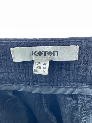 42 Beden siyah Renk Koton Kumaş Pantolon %70 İndirimli.