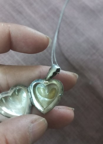 Gri Kalp Uçlu Zincir Detaylı Kolye - Görsel 3