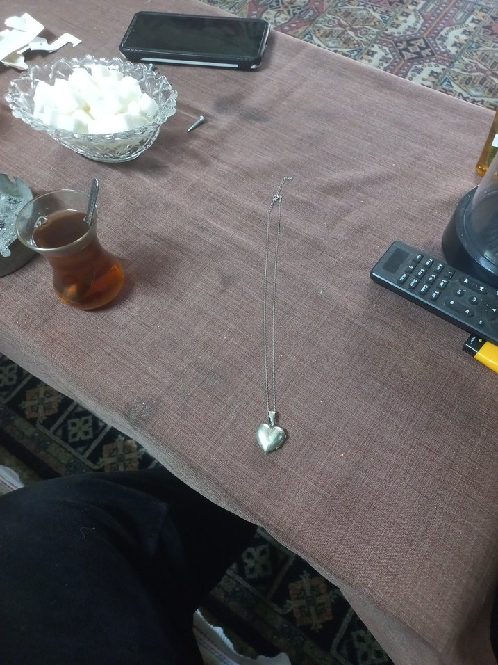 Gri Kalp Uçlu Zincir Detaylı Kolye - Görsel 5