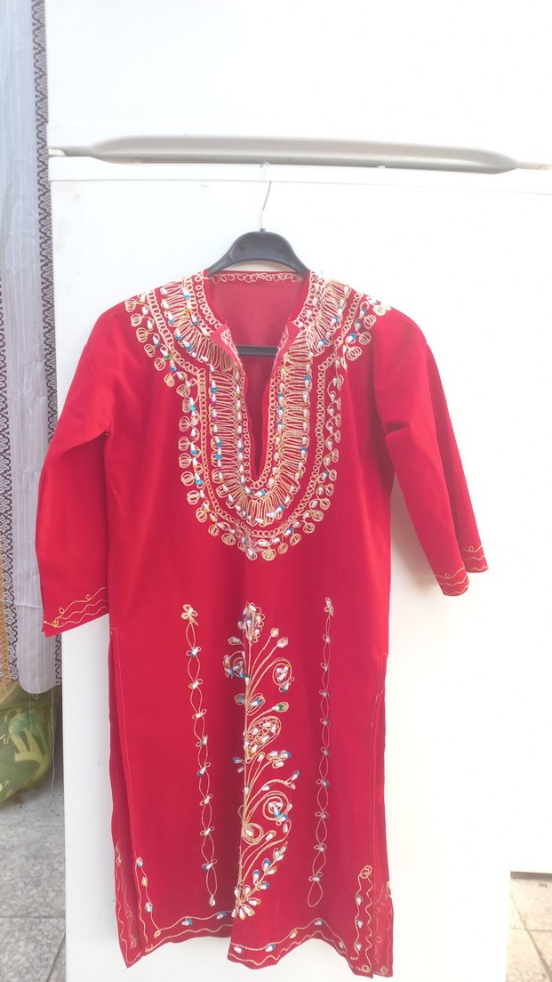Nakışlı ve Boncuk İşlemeli Kırmızı kaftan - Görsel 2