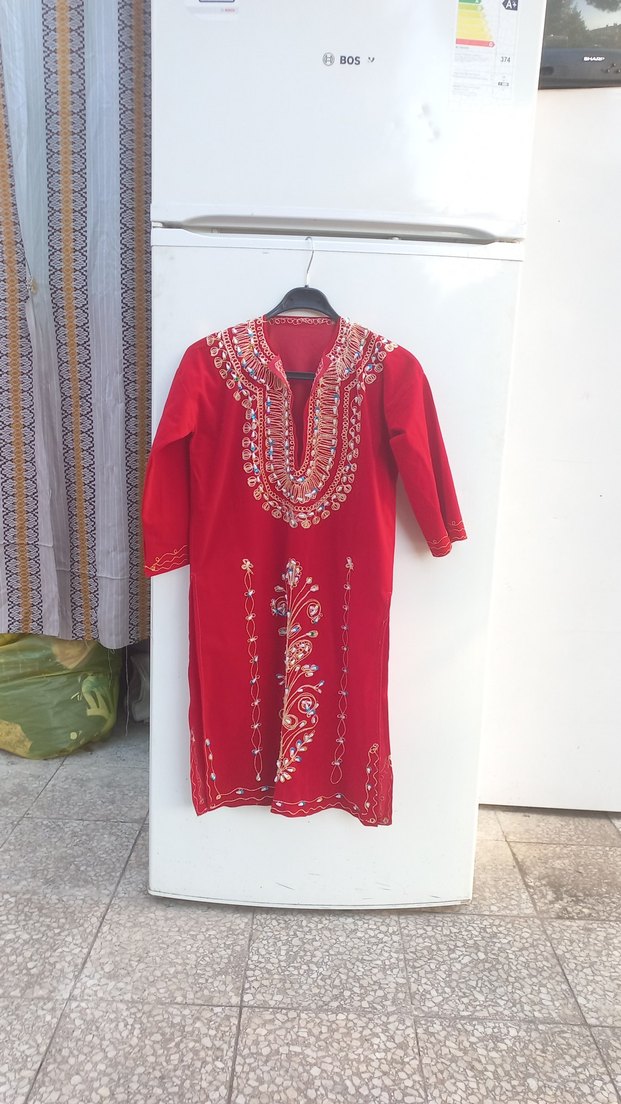 Nakışlı ve Boncuk İşlemeli Kırmızı kaftan - Görsel 4