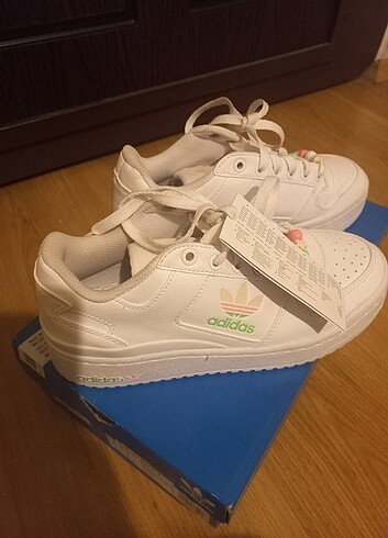 Bayan spor adidas