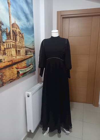 Uzun Siyah Kolu Tüllü Drapeli Kadın Elbise