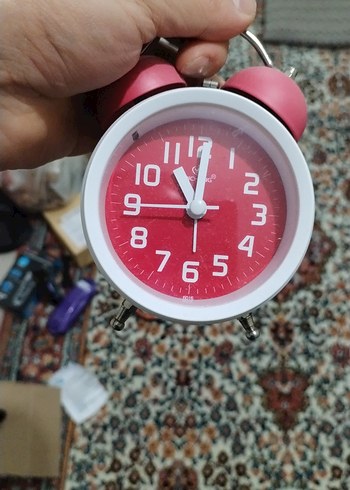 Diger Kırmızı Masa Saati