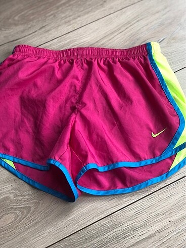 Nike Şort M beden orijinal