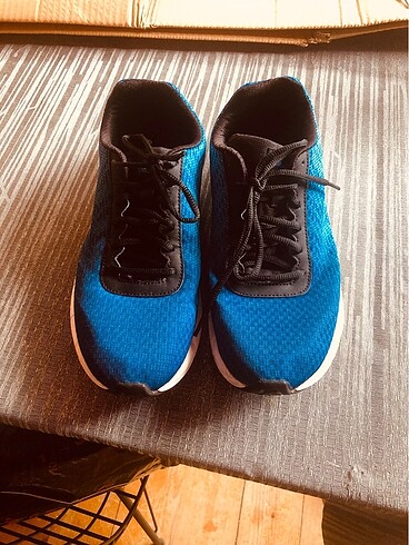 Puma Spor ayakkabı 43 numara?