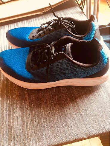43 Beden Puma Spor ayakkabı 43 numara?