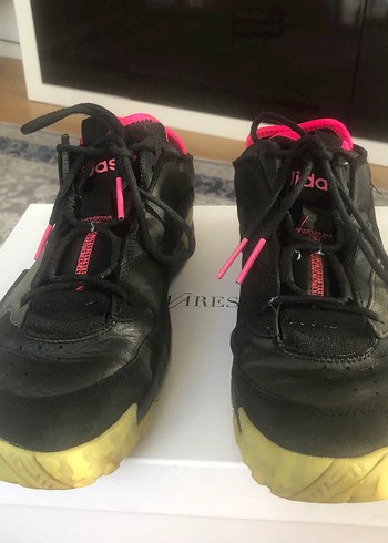 Adidas Velcro Detaylı  Ayakkabısı 39 Orjinal - Görsel 2