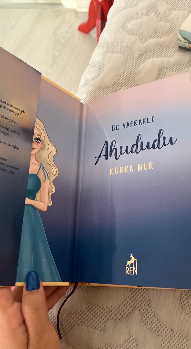 Üç Yapraklı Ahududu - Kübra Nur Ciltli Kitap - Görsel 4