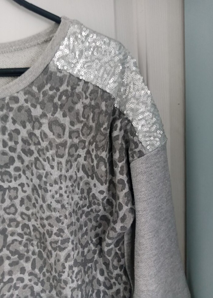 Pul işlemeli sweat shirt - Görsel 3