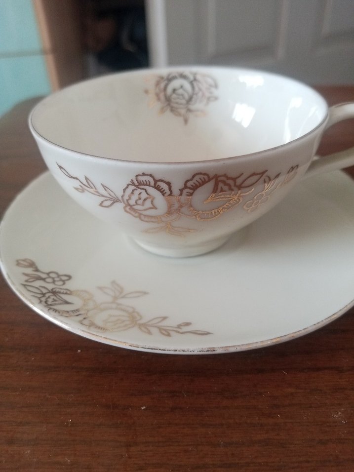 Vintage Beyaz Gül Desenli Porselen Fincan - Görsel 3