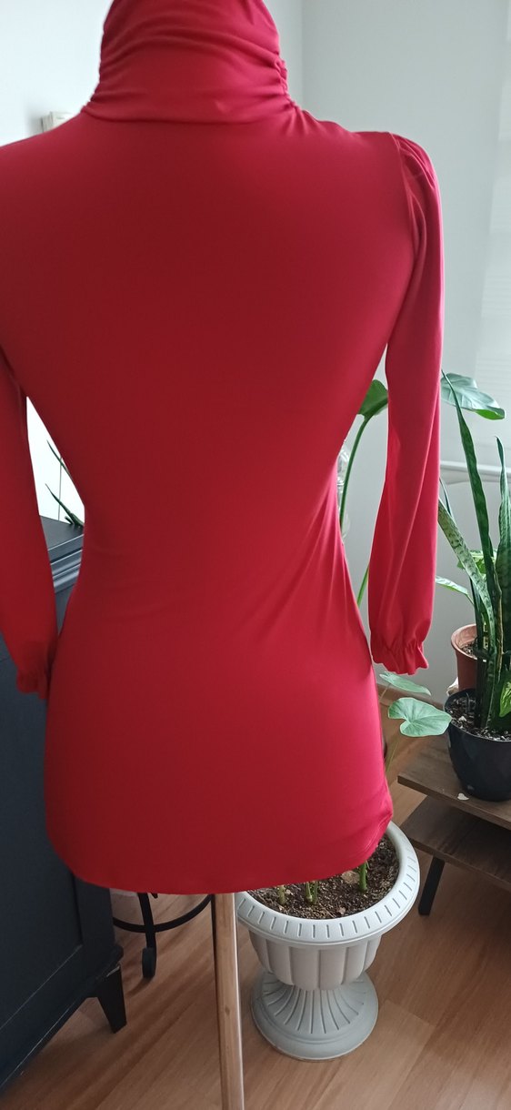 Kemer Detaylı Kırmızı esnek Bluz veya mini elbise - Görsel 4