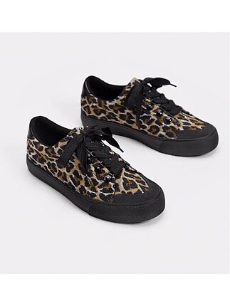 Bershka sıfır leopar desenli sneaker
