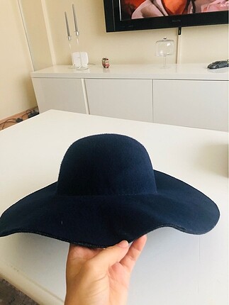 Lacivert şapka