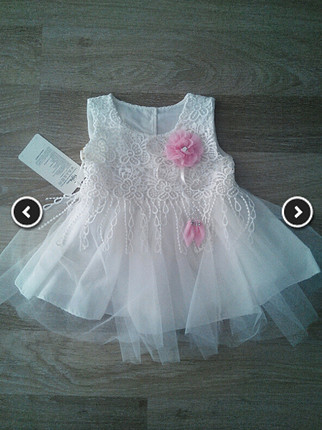 Beyaz elbise