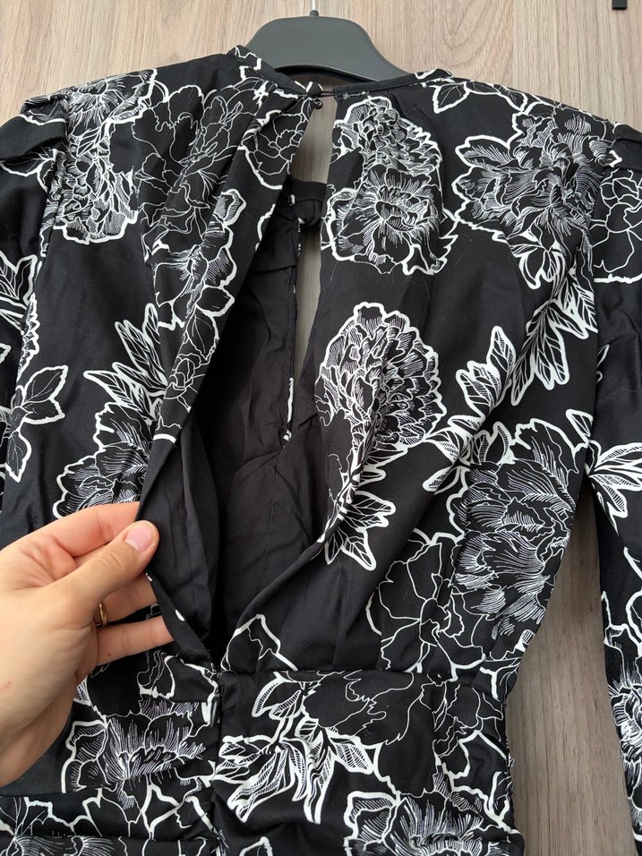 Uzun Kollu V Yaka Midi Elbise - Görsel 3