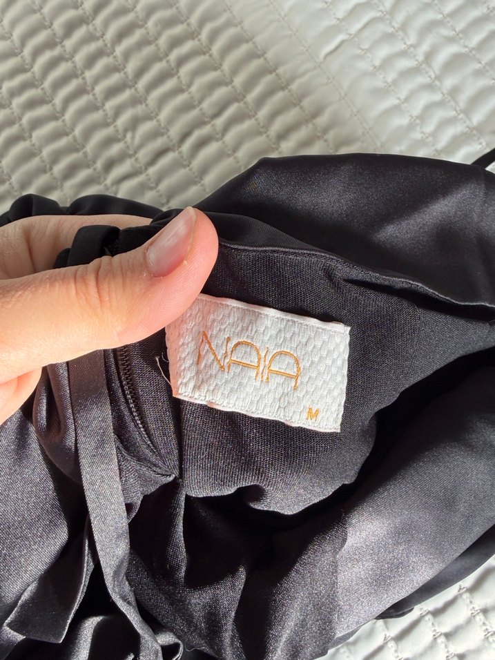 Mini v yaka elbise - Görsel 2