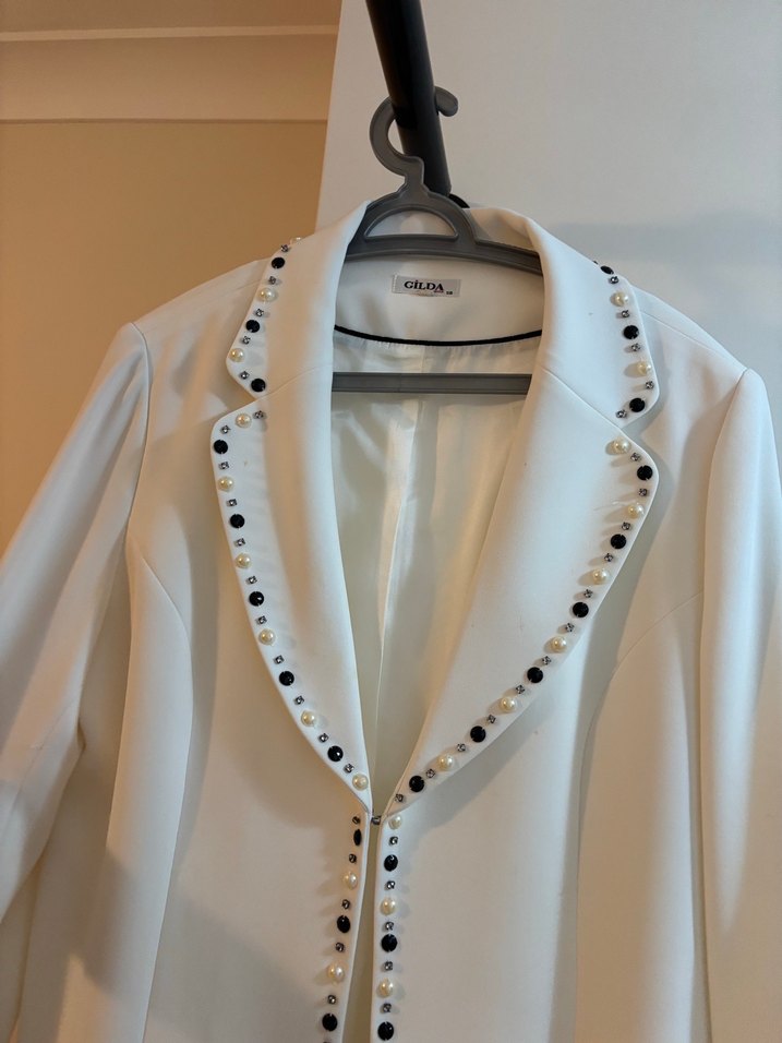 İnci İşlemeli Beyaz Kadın Blazer Ceket - Görsel 3
