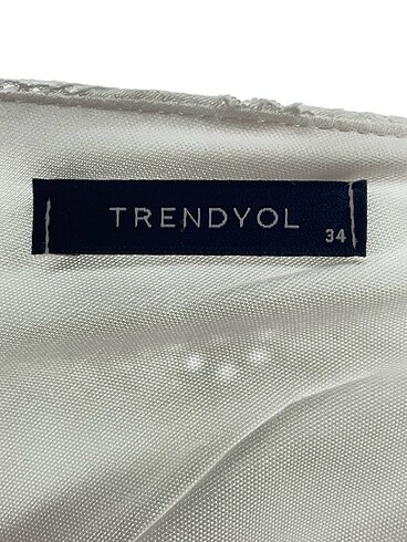 34 Beden beyaz Renk Trendyol & Milla Uzun Elbise %70 İndirimli.