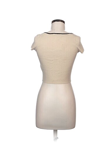 s Beden Bershka Bluz %70 İndirimli.