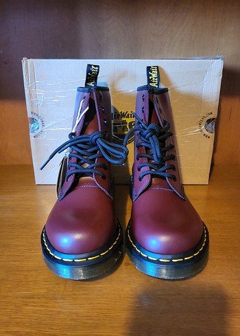 37 Beden Dr. Martens 1460 Cherry Red