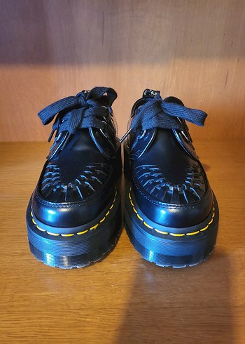 37 Beden Dr. Martens Sidney
