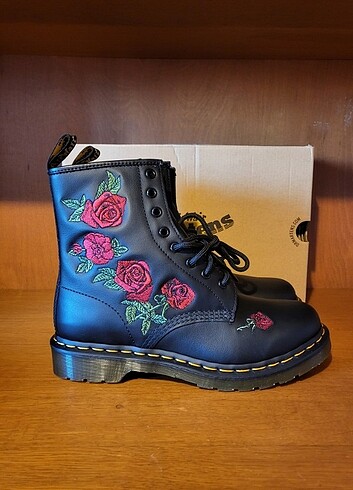Dr. Martens 1460 Vonda