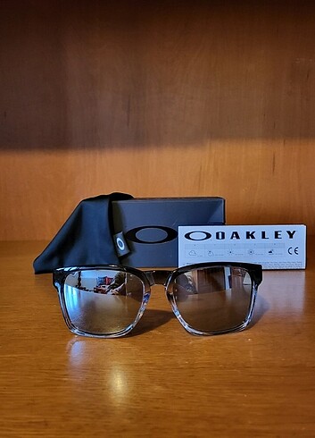 Oakley Catalyst