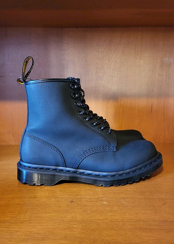 Dr. Martens 44
