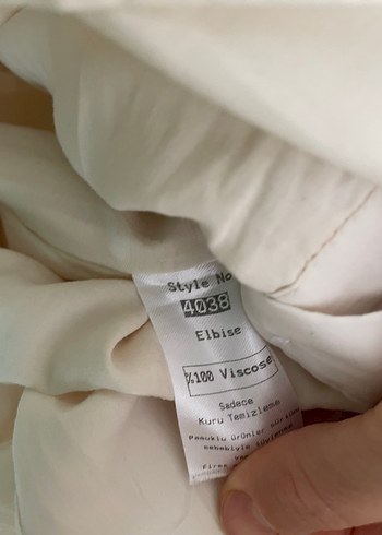 Düğmeli Beyaz Uzun Keten Elbise - Görsel 4