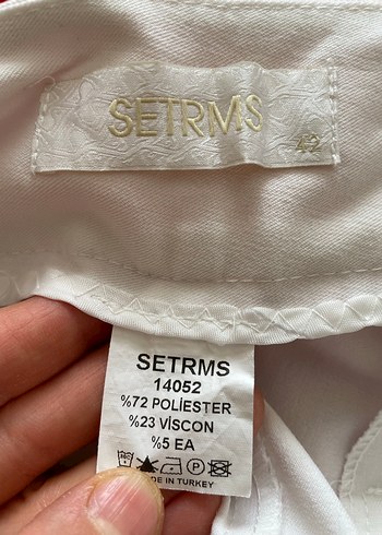 Düğmeli Beyaz Kadın Kumaş Pantolon - Görsel 3