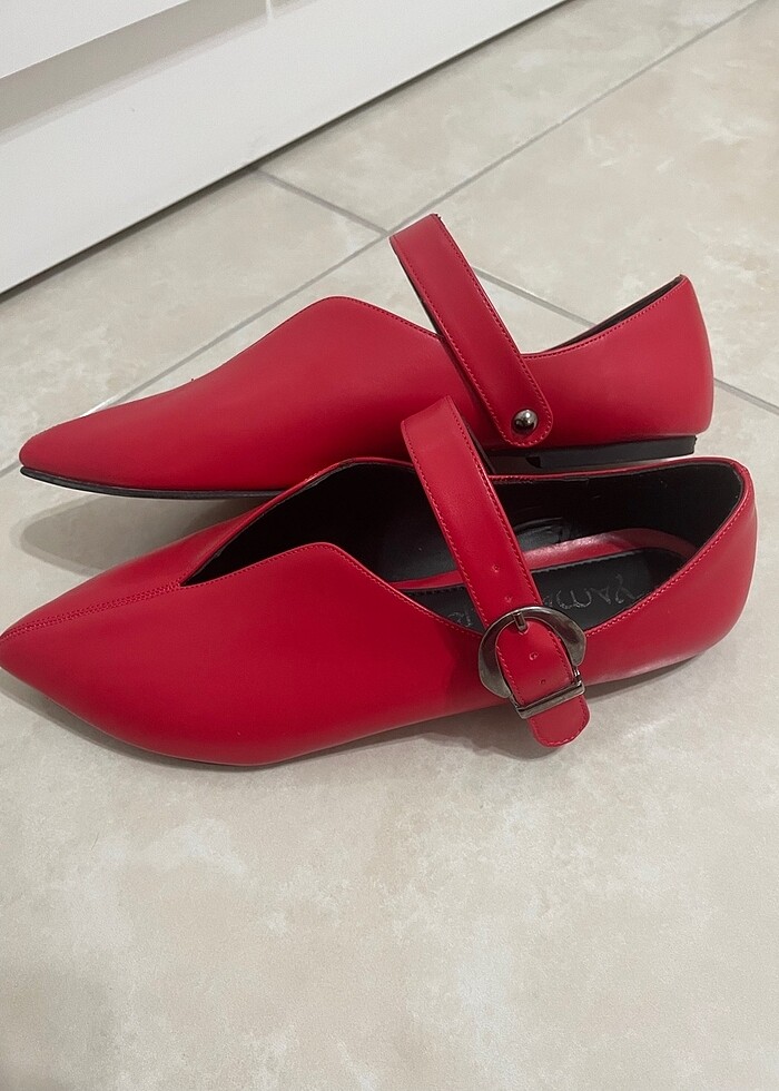 KIRMIZI RENK KEMERLİ BABET - Görsel 3