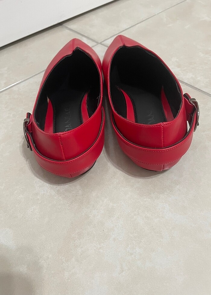 KIRMIZI RENK KEMERLİ BABET - Görsel 4