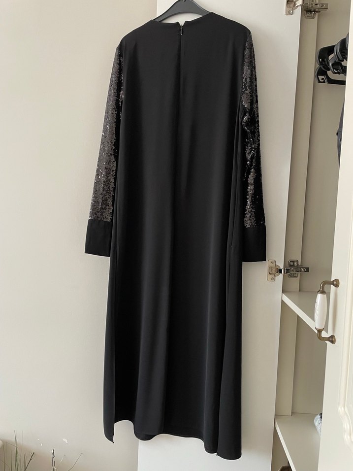 2Yaka Uzun Siyah Kadın Elbise, Payetli Kollu - Görsel 2