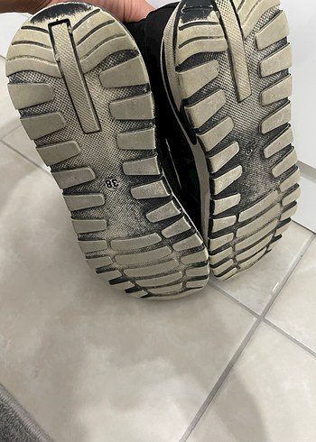 Fermuarlı Siyah Kadın Bot - Görsel 4